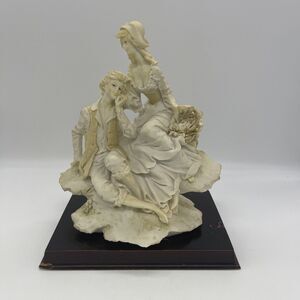 Vintage A.Belcari Capodimonte Dear Arnart Young Couple Figurine